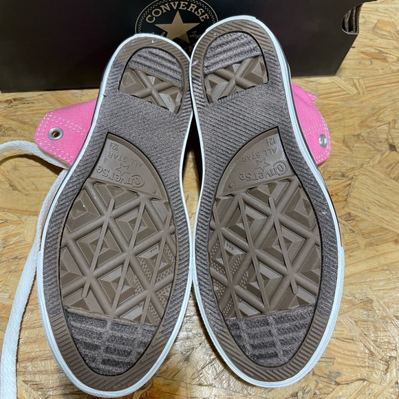 Brand new in box kids pink canvas Converse hi. Assorted sizes available. - Picture 4 of 5